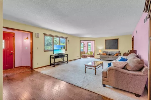 801 Country Club DR, Lisbon, IA 52253