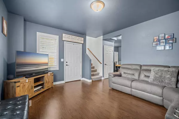 1126 White Rock Ave, Waukesha, WI 53186