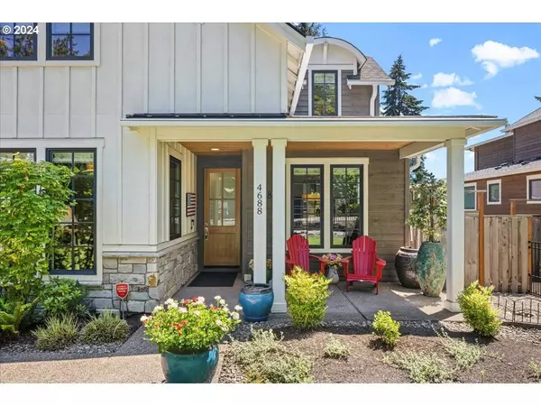 4688 UPPER DR, Lake Oswego, OR 97035