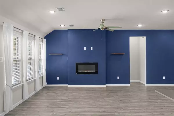 6933 Aster Drive, Venus, TX 76084