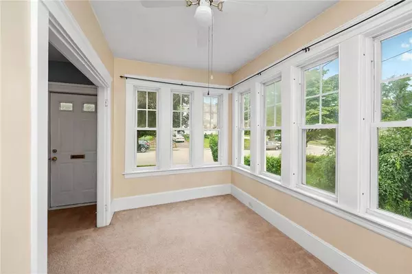 90 Meadow RD, Woonsocket, RI 02895