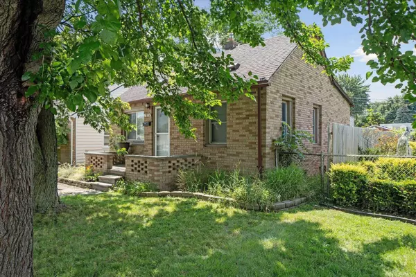 17824 E 12 Mile Road, Roseville, MI 48066