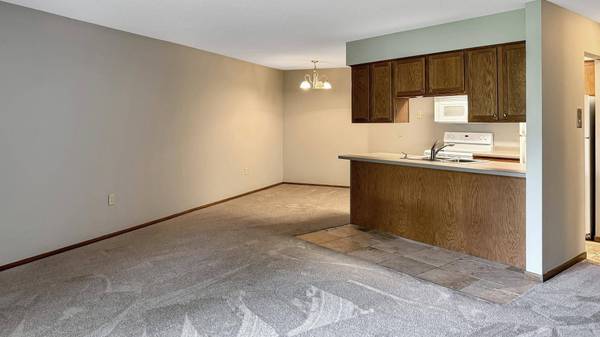 8935 Old Cedar AVE S #104, Bloomington, MN 55425