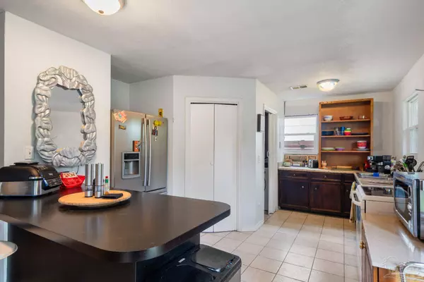 5444 Soundside Dr, Gulf Breeze, FL 32563