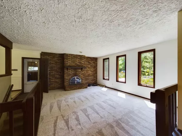 6784 Gregory Ln, Suamico, WI 54171