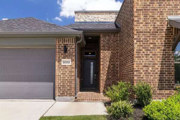 6933 Aster Drive, Venus, TX 76084