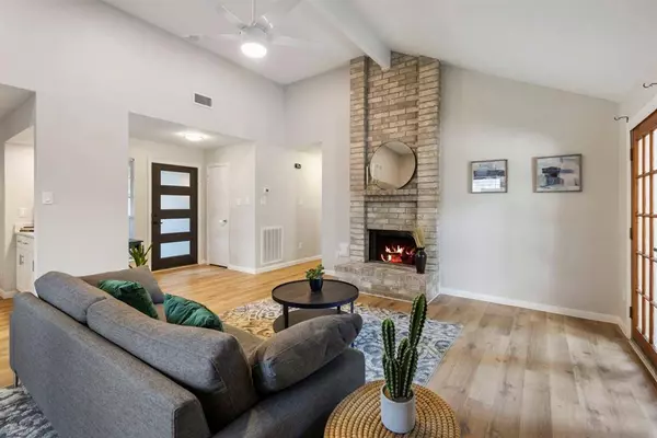 254 S Pathfinders CIR, The Woodlands, TX 77381