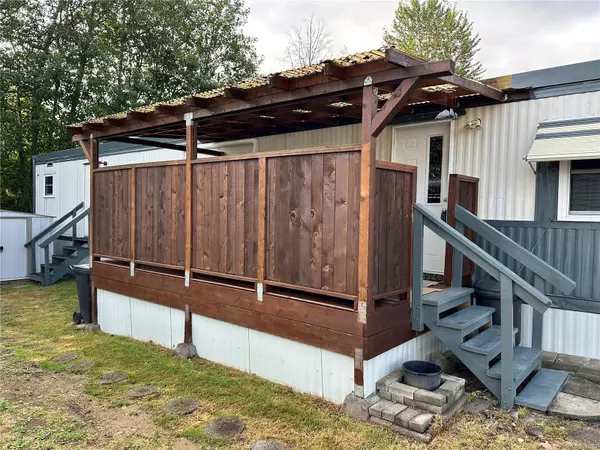 1714 Alberni Hwy #4, Coombs, BC V0R 1M0