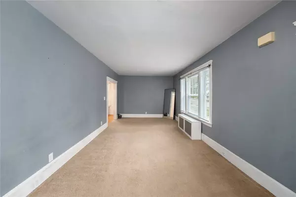 90 Meadow RD, Woonsocket, RI 02895