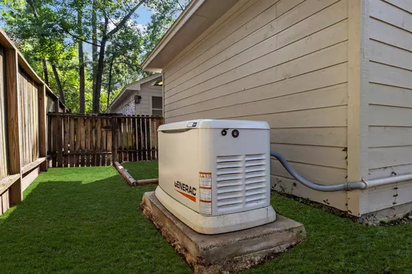 254 S Pathfinders CIR, The Woodlands, TX 77381