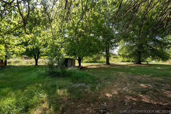 471925 E 807, Stilwell, OK 74960