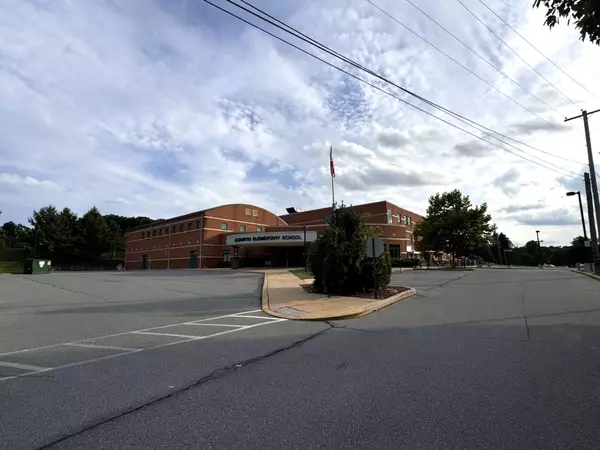 421 Chestnut Cir W, Alburtis, PA 18011-9566