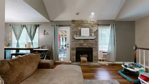 89 West Dr, Clarksville, TN 37040