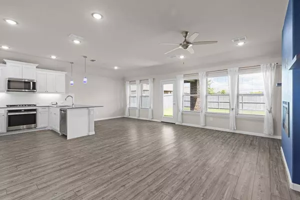 6933 Aster Drive, Venus, TX 76084