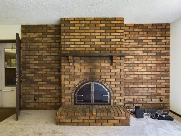 6784 Gregory Ln, Suamico, WI 54171