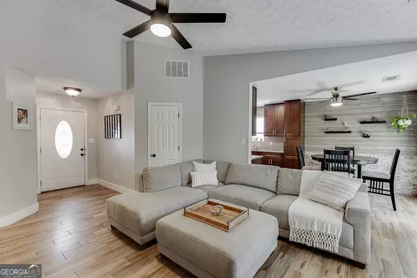 1245 Hillcrest Glenn CIR, Sugar Hill, GA 30518