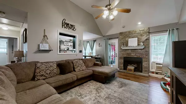 89 West Dr, Clarksville, TN 37040