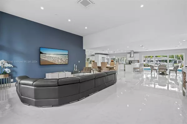 5574 NE 29th Ave, Fort Lauderdale, FL 33308