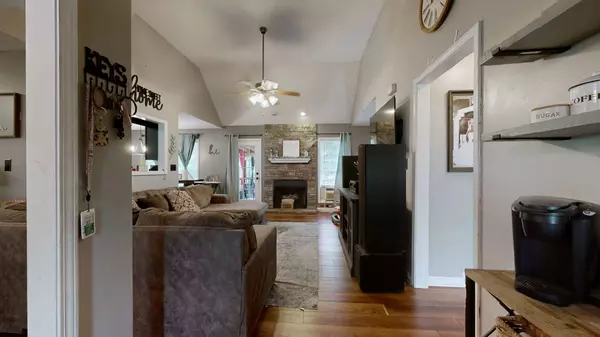 89 West Dr, Clarksville, TN 37040