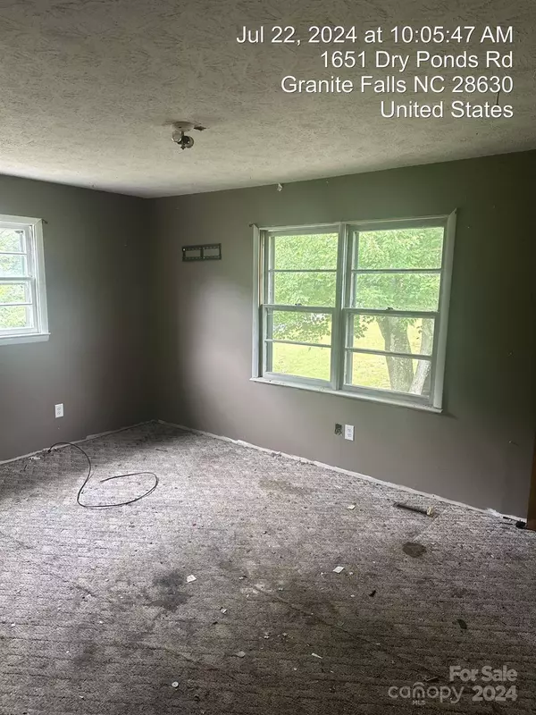 1651 Dry Ponds RD, Granite Falls, NC 28630