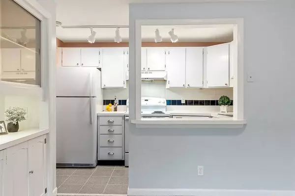 666 Farm Rd #7, Marlborough, MA 01752