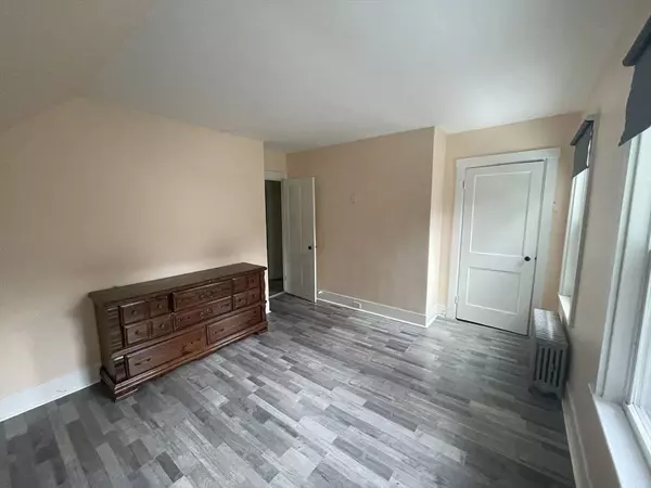 47 Laurel St, Weymouth, MA 02189