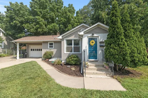 1405 Oxford ST, Hopkins, MN 55343