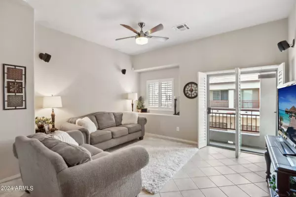 2725 E MINE CREEK Road #2242, Phoenix, AZ 85024