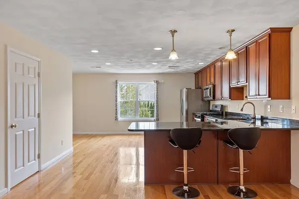 18 Dale St #6D, Andover, MA 01810