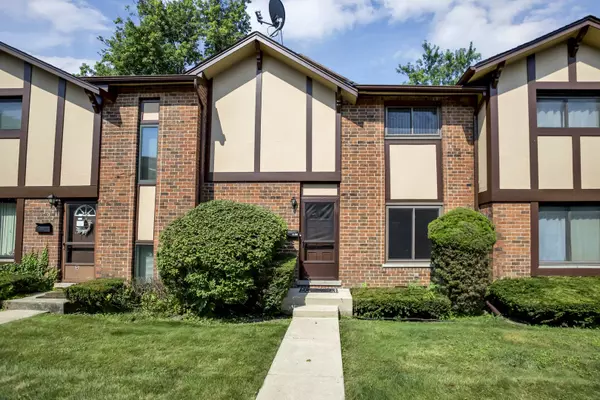 1S300 Ingersoll LN, Villa Park, IL 60181