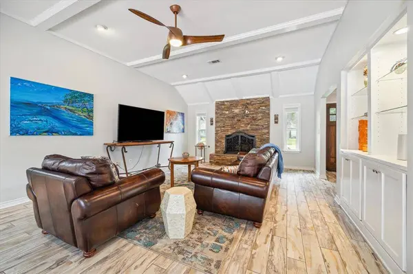 10722 Russett DR, Houston, TX 77042