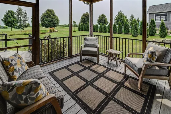 975 Carnoustie Way, Oregon, WI 53575