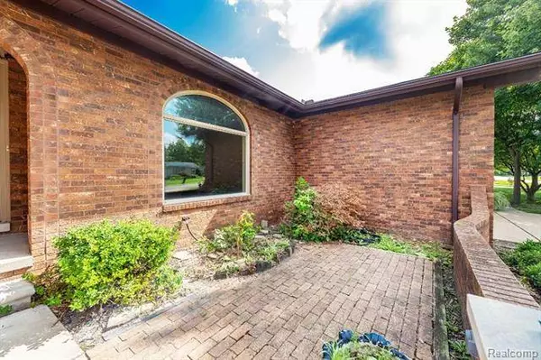 16155 TOULOUSE, Fraser, MI 48026