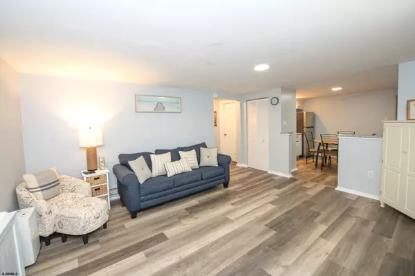 20 S Richards Ave #1, Ventnor, NJ 08406