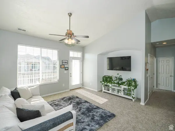 6936 S TRAVELER LN, West Jordan, UT 84081