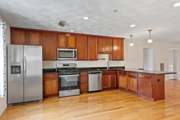 18 Dale St #6D, Andover, MA 01810