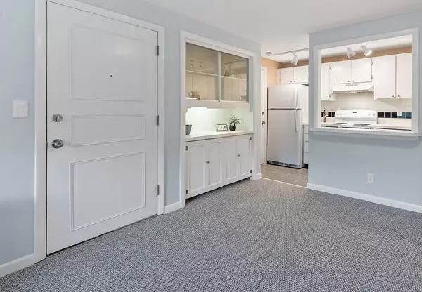 666 Farm Rd #7, Marlborough, MA 01752