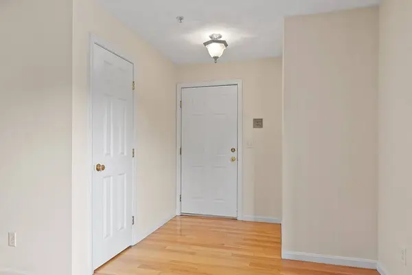 18 Dale St #6D, Andover, MA 01810