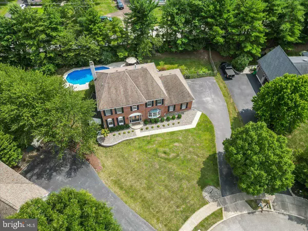 2010 BLACK BIRD CIR, Norristown, PA 19403