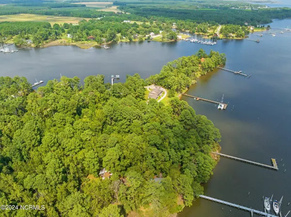 1134 Fork Point Road, Oriental, NC 28571