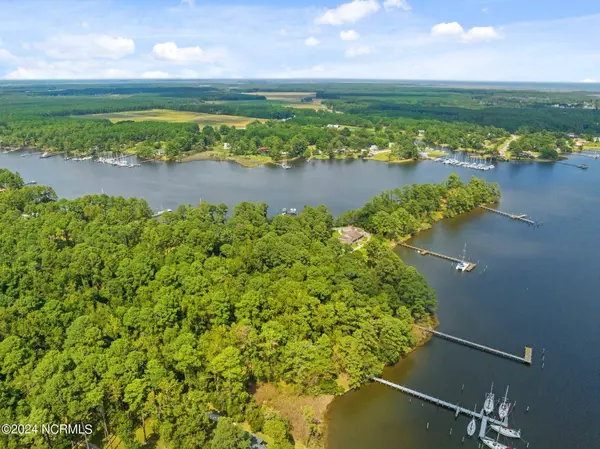 1134 Fork Point Road, Oriental, NC 28571