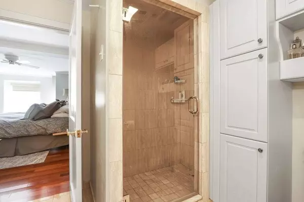 357 Commercial St #725, Boston, MA 02109