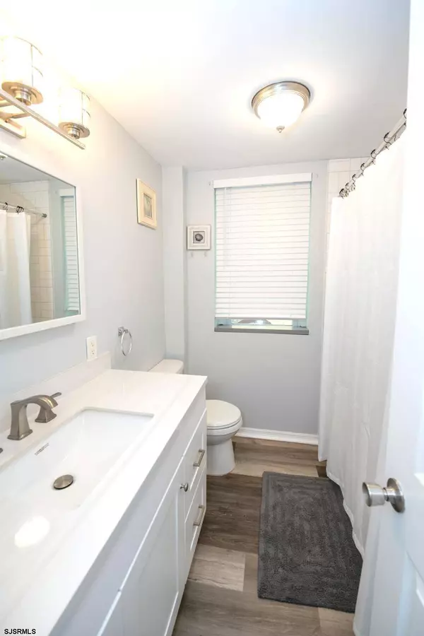 20 S Richards Ave #1, Ventnor, NJ 08406