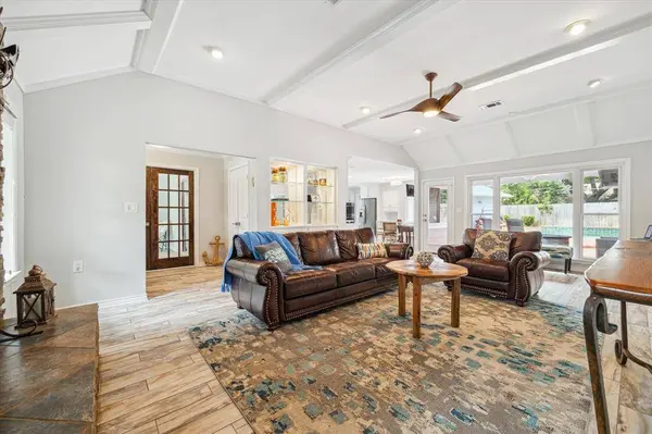 10722 Russett DR, Houston, TX 77042