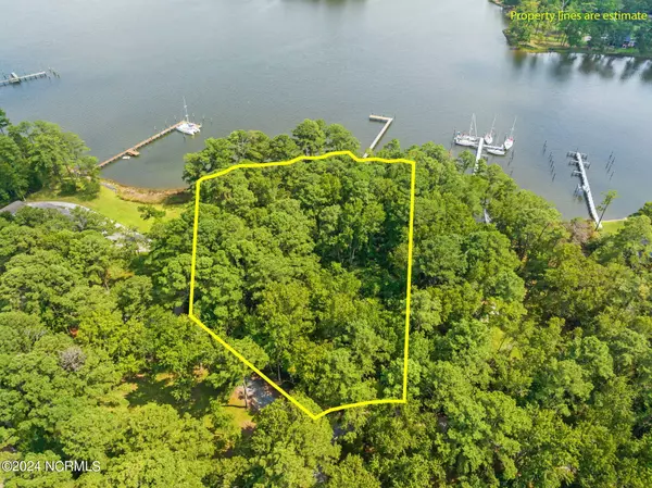 1134 Fork Point Road, Oriental, NC 28571