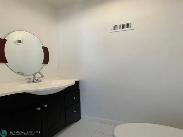 816 NW 16th Ter, Fort Lauderdale, FL 33311