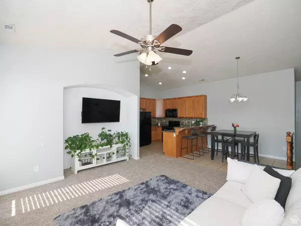 6936 S TRAVELER LN, West Jordan, UT 84081