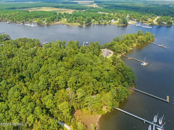 1134 Fork Point Road, Oriental, NC 28571