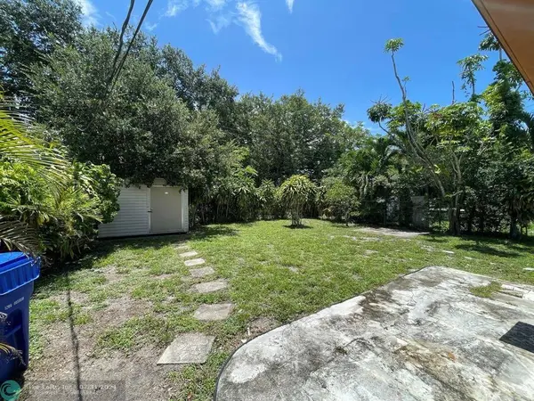 816 NW 16th Ter, Fort Lauderdale, FL 33311