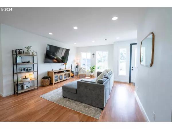 23075 NE DAYTON AVE, Newberg, OR 97132